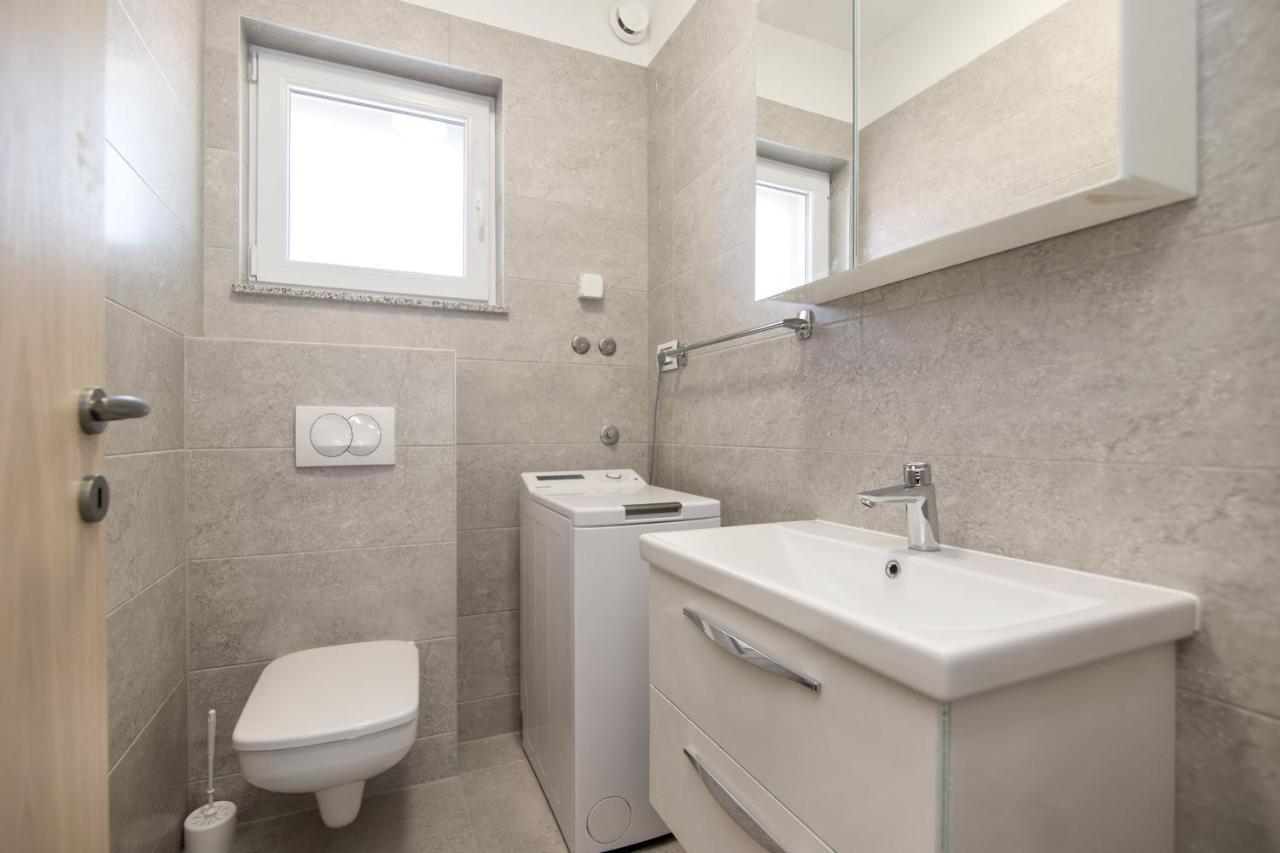Apartments Villa Marija II Биоград на Мору Екстериор снимка
