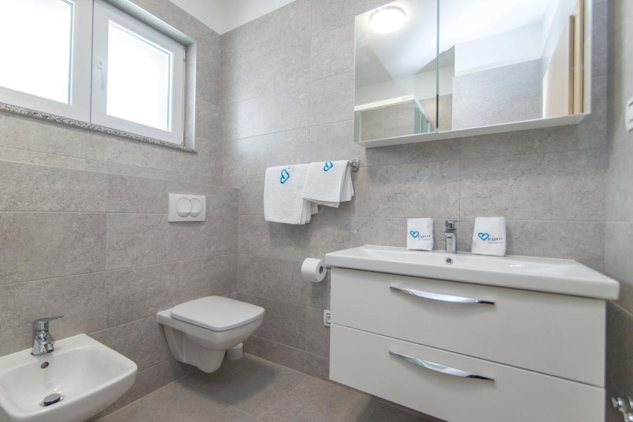 Apartments Villa Marija II Биоград на Мору Екстериор снимка